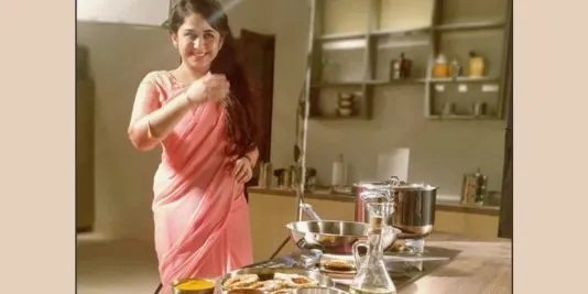 দুই বছর পর ফিরেই রান্নাঘরে ফারিয়া